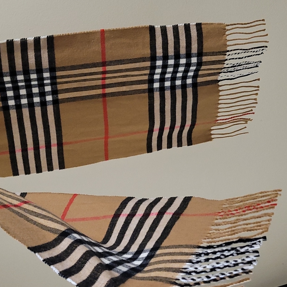 Burberry Scarf - Picture 3 of 6